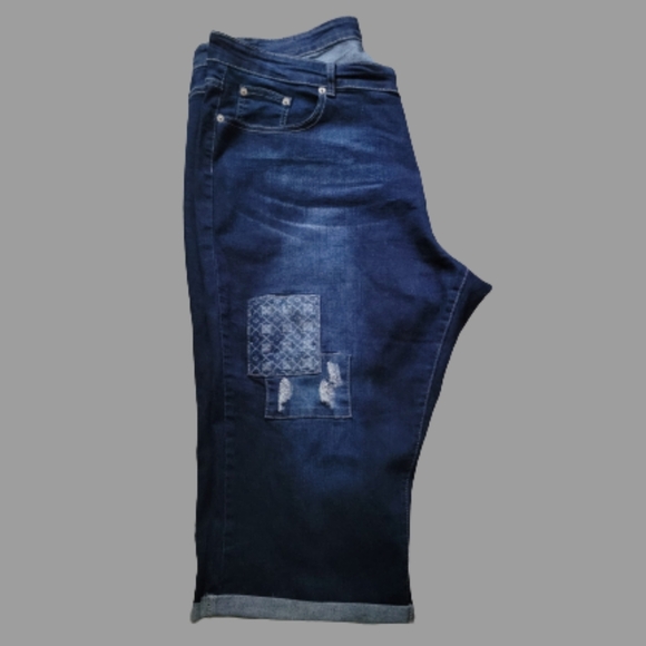 DkIN Capris Jean Med Wash Plus Size 24W - Picture 4 of 9